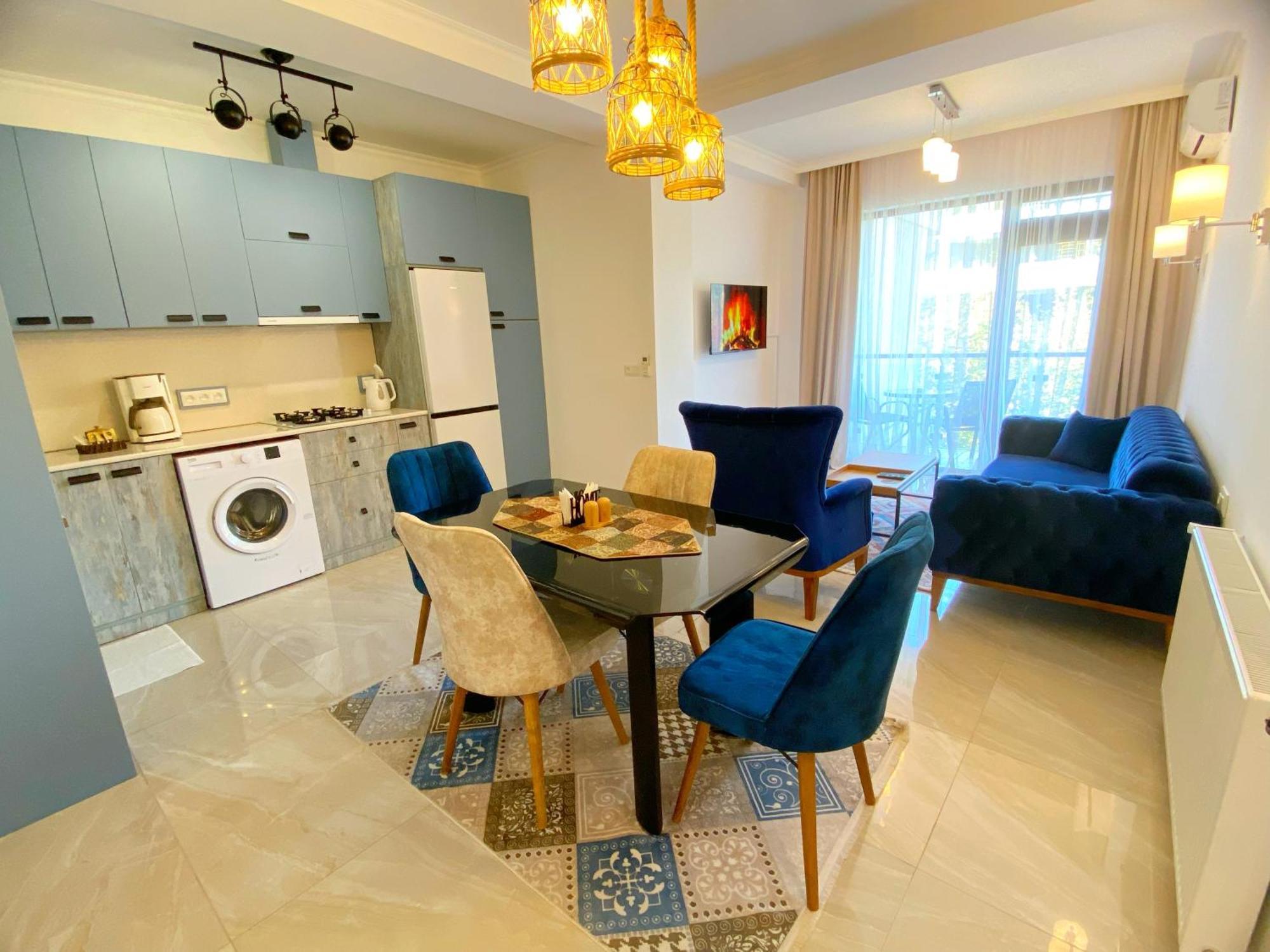 City Heart Luxury Apartment 쿠타이시 외부 사진
